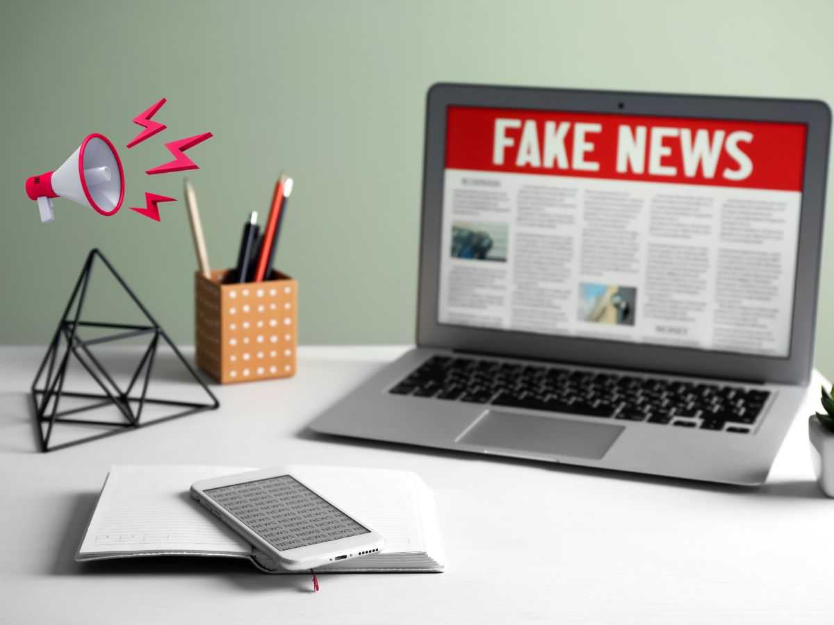 Computer con fake news